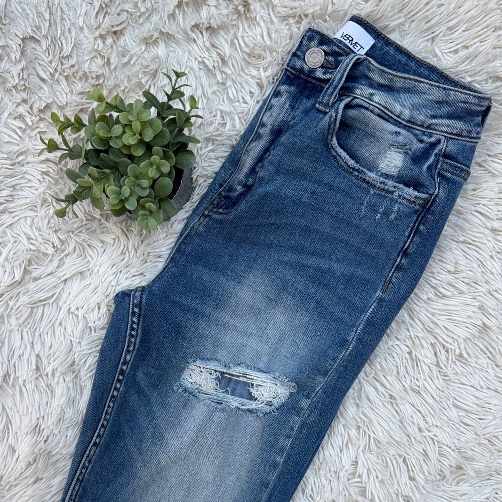 Vervet Straight Leg Distressed Jeans ๐ Dark Wash - Picture 9 of 13